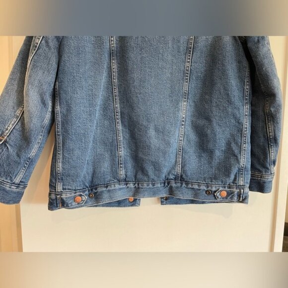Madewell denim Sherpa lined boyfriend jacket, size XS (oversized). - Picture 7 of 9